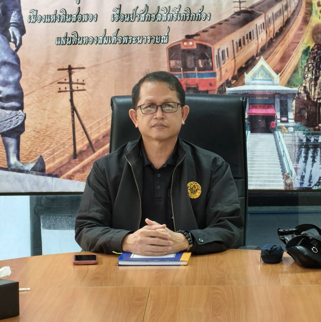 title - ผู้ตรวจราชการ ส.ป.ก. ประชุมติดตามความก้าวหน้าผลการดำเนินงานของ ส.ป.ก.ลพบุรี รอบที่ 2 ปีงบประมาณ พ.ศ. 2569 พร้อมตรวจเยี่ยมให้กำลังใจเกษตรกรในเขตปฏิรูปที่ดิน